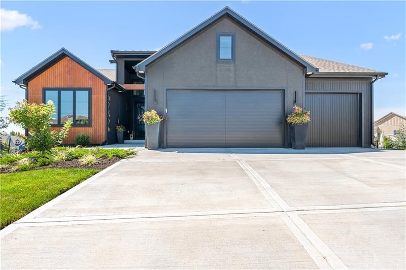 17420 Crystal St, Overland Park, KS 66221