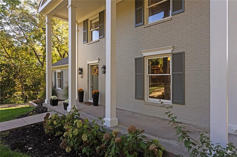 900 Wildbriar Dr, Liberty, MO 64068