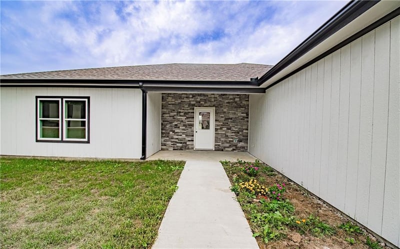 125 171 Rd, Warrensburg, MO 64093