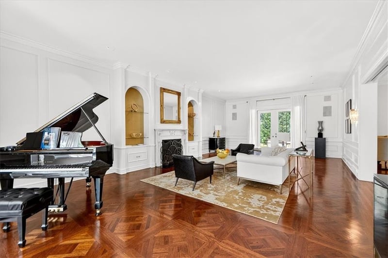 1236 57th St, Kansas City, MO 64113