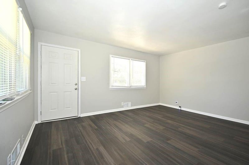 1528 Cedar Ave, Independence, MO 64052