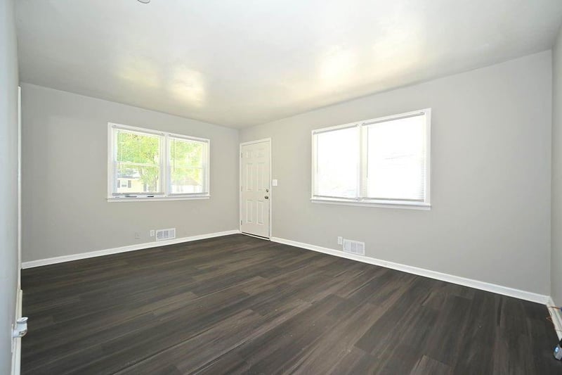 1528 Cedar Ave, Independence, MO 64052