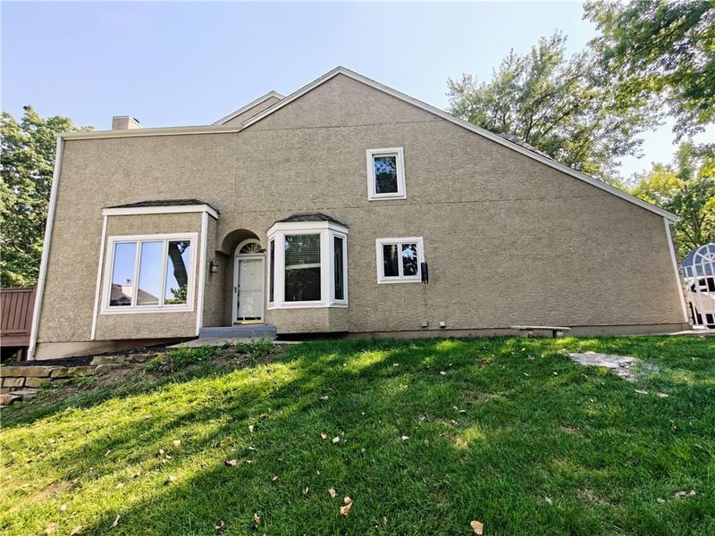 12449 Barkley St, Overland Park, KS 66209