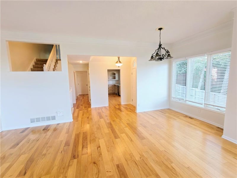 12449 Barkley St, Overland Park, KS 66209