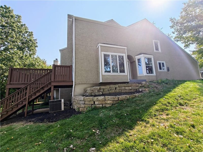 12449 Barkley St, Overland Park, KS 66209