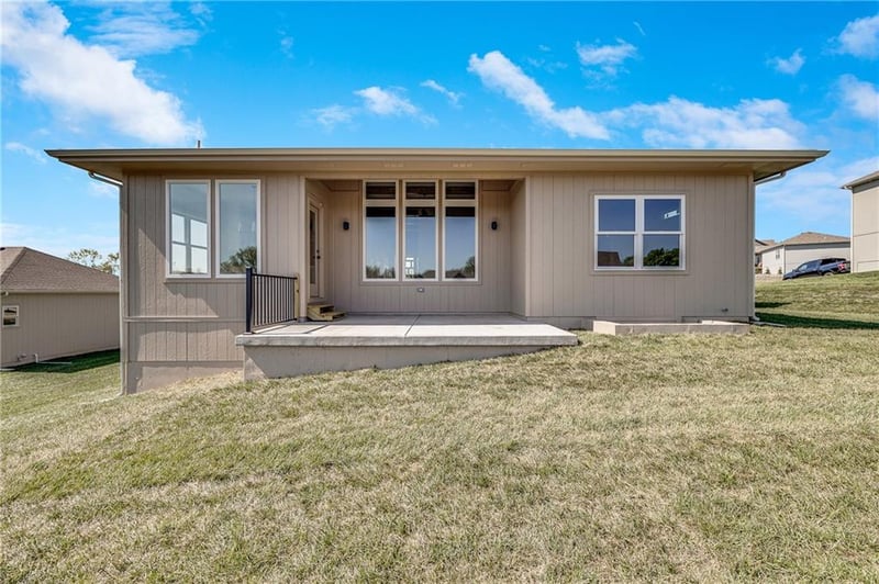 1202 Morgan Dr, Pleasant Hill, MO 64080
