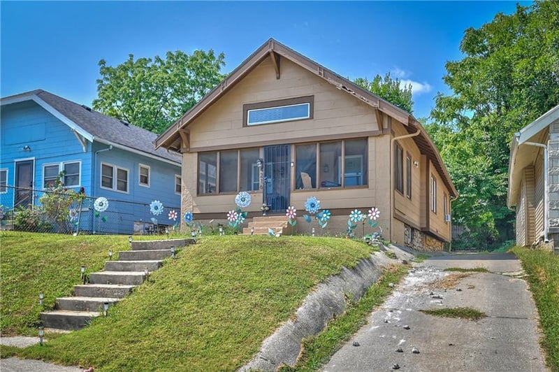 4216 College Ave, Kansas City, MO 64130