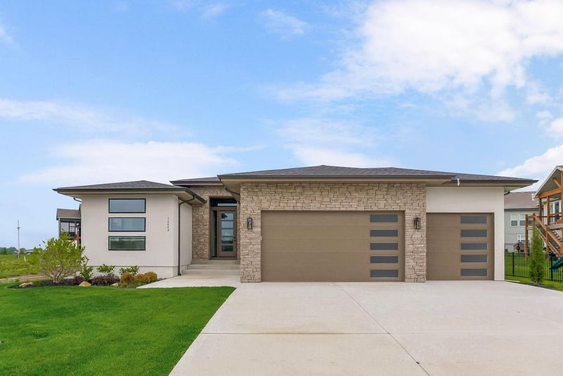 16642 Hall St, Olathe, KS 66062