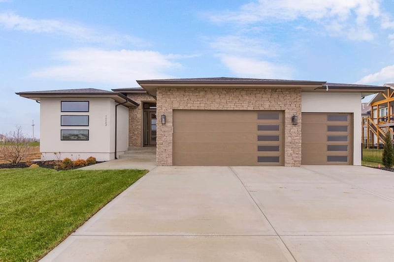 16642 Hall St, Olathe, KS 66062