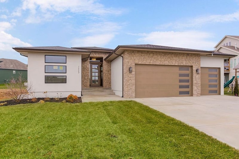 16642 Hall St, Olathe, KS 66062