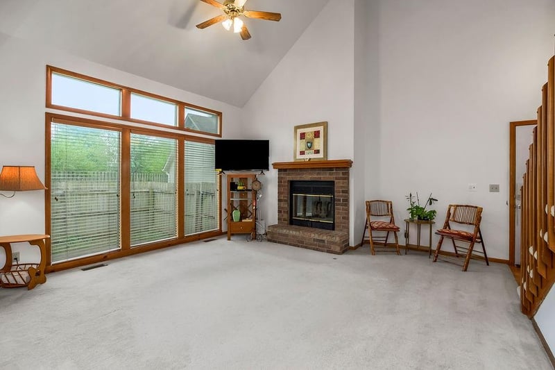 15530 Marty St, Overland Park, KS 66223