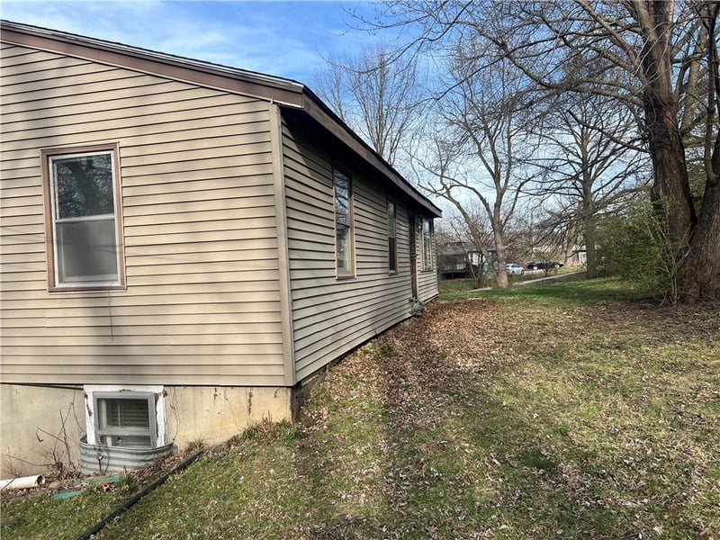 7102 55th St, Kansas City, MO 64129