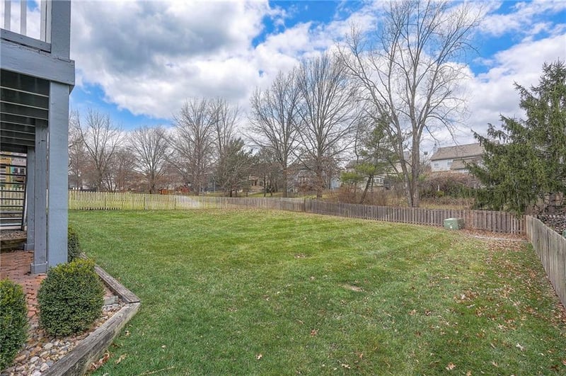 12734 Flint Ln, Overland Park, KS 66213