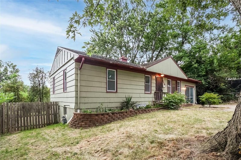 8410 Ruskin Way, Kansas City, MO 64134