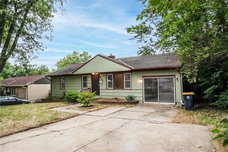 8410 Ruskin Way, Kansas City, MO 64134