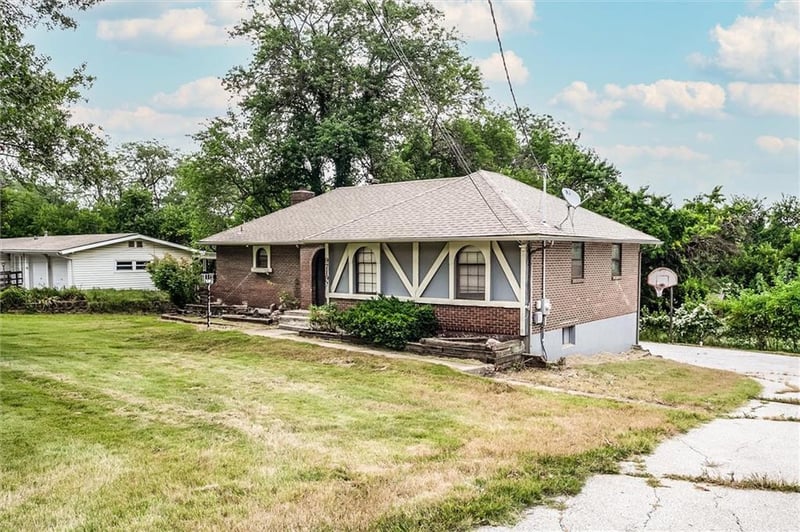 9719 Eastern Ave, Kansas City, MO 64134