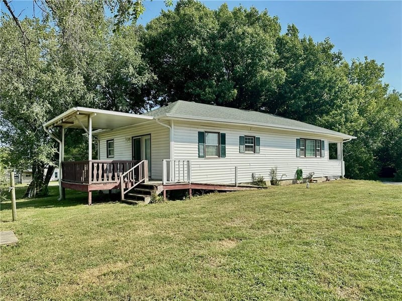 2205 Chicago St, Trenton, MO 64683