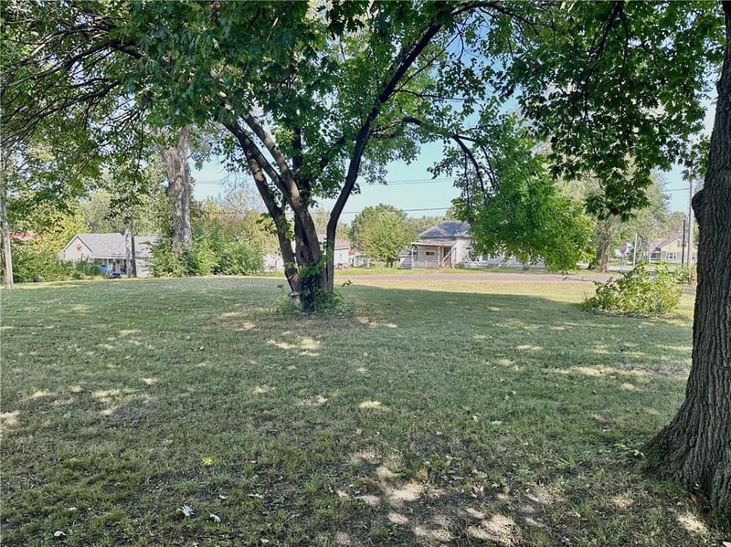 2205 Chicago St, Trenton, MO 64683
