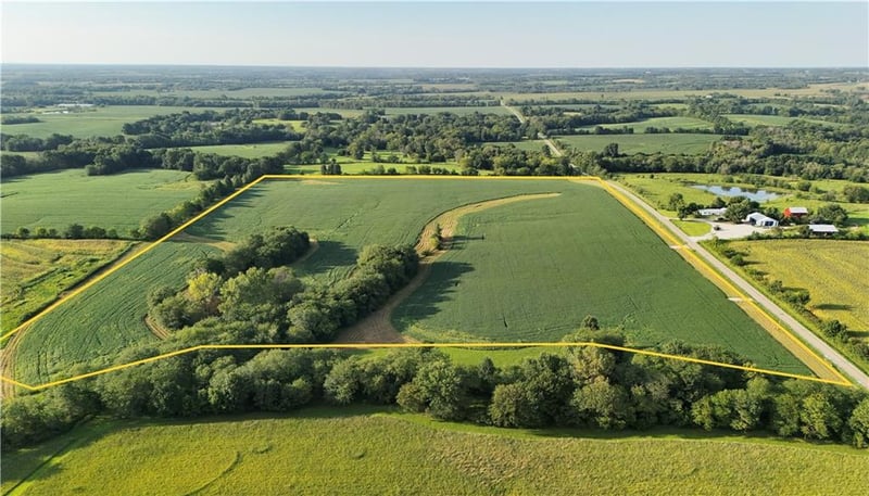 TBD V Hwy Hw, Gallatin, MO 64640