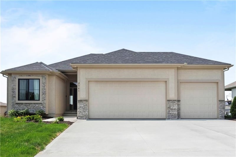 27603 128th Ct, Lee's Summit, MO 64086