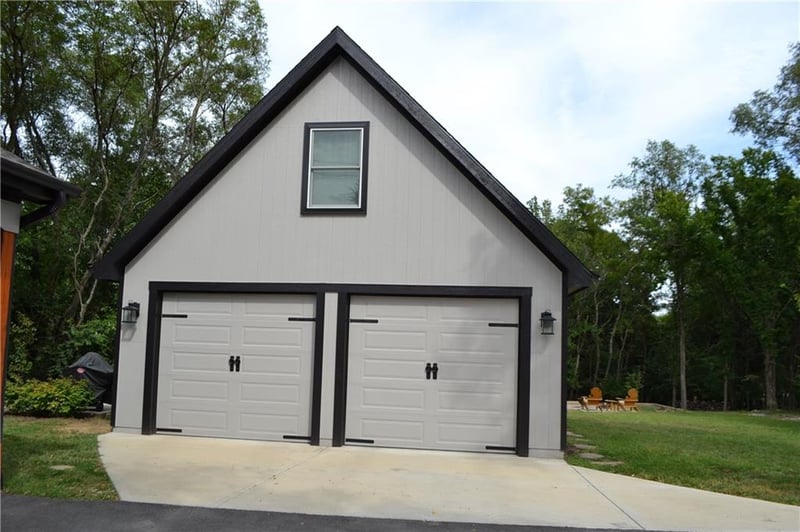 1825 S 94th St, Kansas City, KS 66111