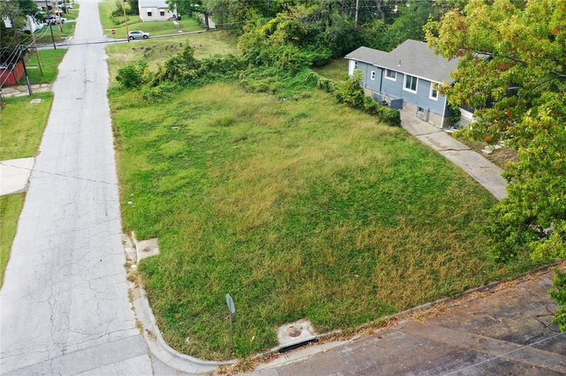 5650 Agnes Ave, Kansas City, MO 64130