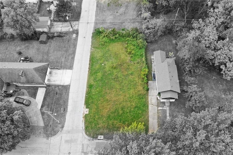 5650 Agnes Ave, Kansas City, MO 64130