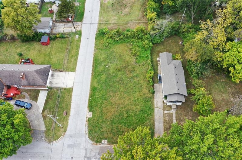 5650 Agnes Ave, Kansas City, MO 64130