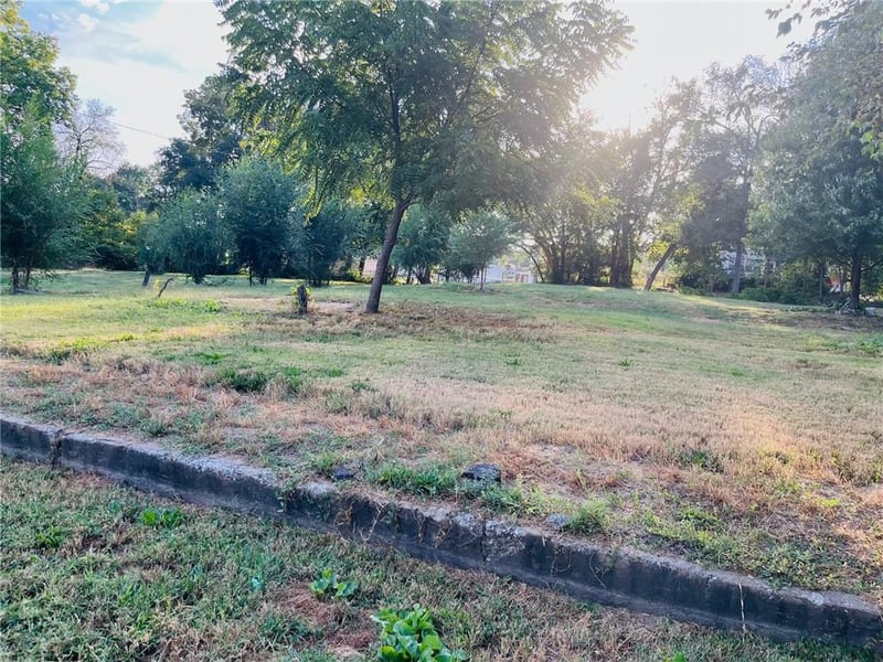 3816-3832 9th Ter, Kansas City, MO 64127