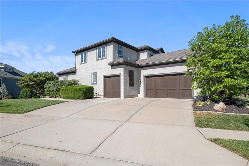 11720 W 164th Pl, Overland Park, KS 66221