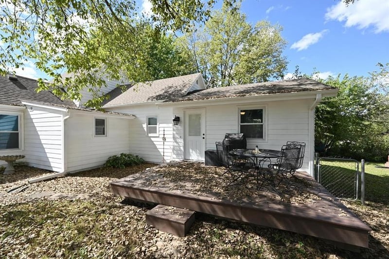 32 Mill St, Dearborn, MO 64439