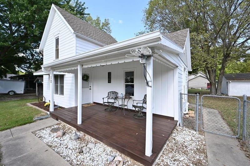 32 Mill St, Dearborn, MO 64439