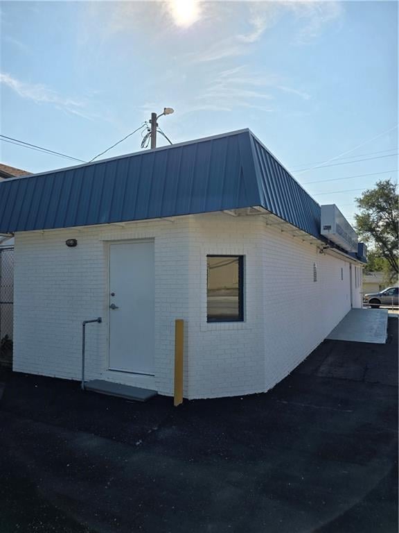 6303 King Hill Ave, St Joseph, MO 64504