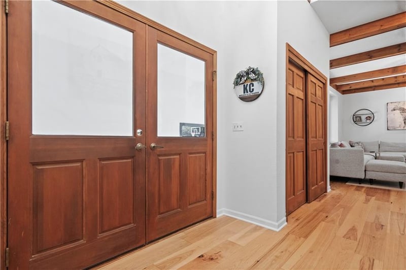 8270 W 172nd Ter, Overland Park, KS 66085