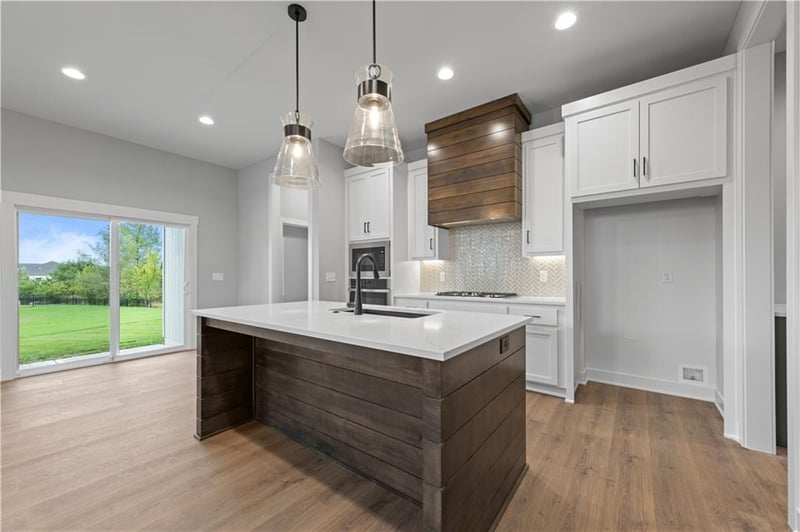 4528 SW Berkshire Dr, Lee's Summit, MO 64083