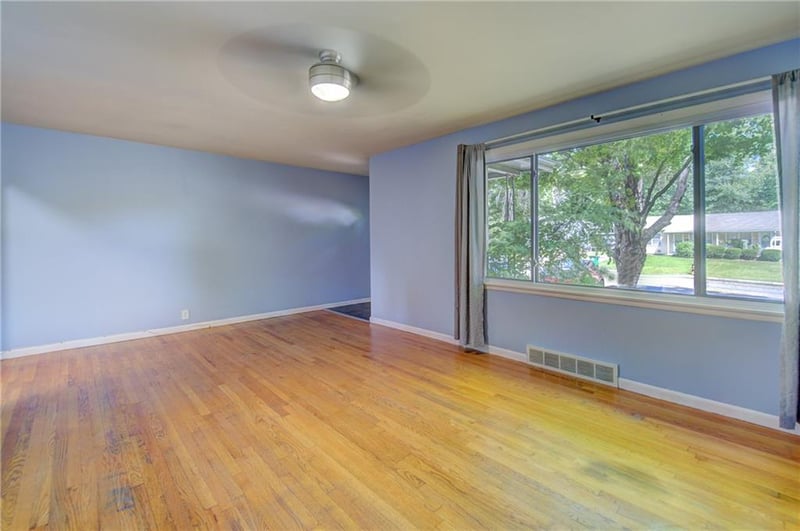 605 5th St, Lee's Summit, MO 64063