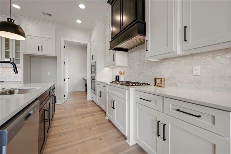 9836 Shady Bend Rd, Lenexa, KS 66227