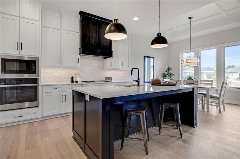 9836 Shady Bend Rd, Lenexa, KS 66227