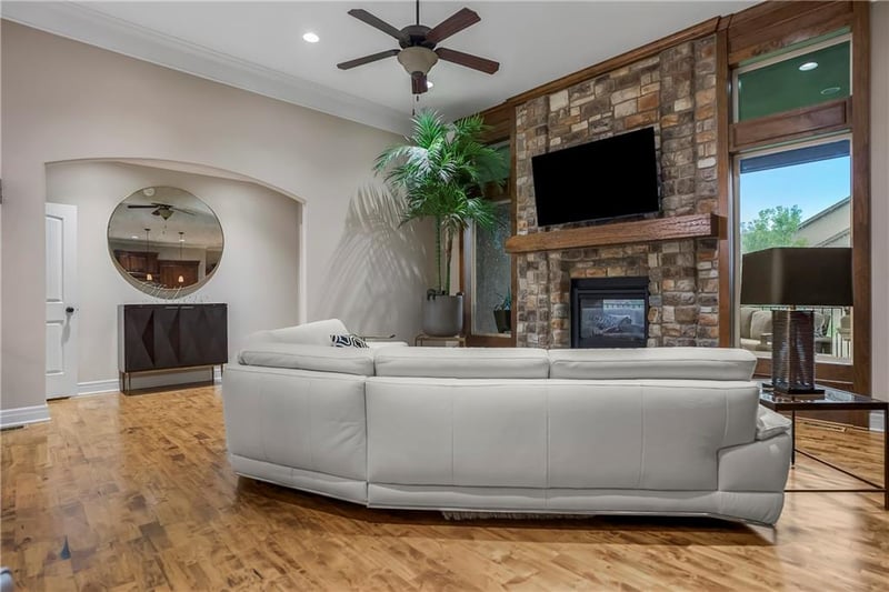 12001 164th St, Overland Park, KS 66221