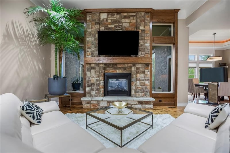 12001 164th St, Overland Park, KS 66221