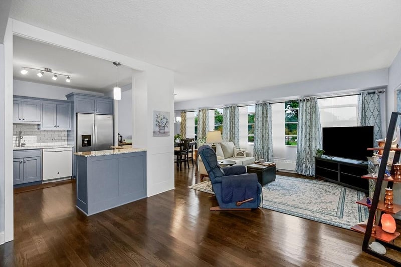 333 Meyer Blvd #215, Kansas City, MO 64113