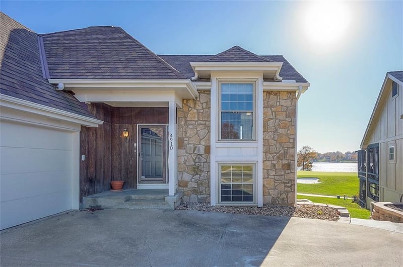 4910 Pebble Beach St, Lee's Summit, MO 64064