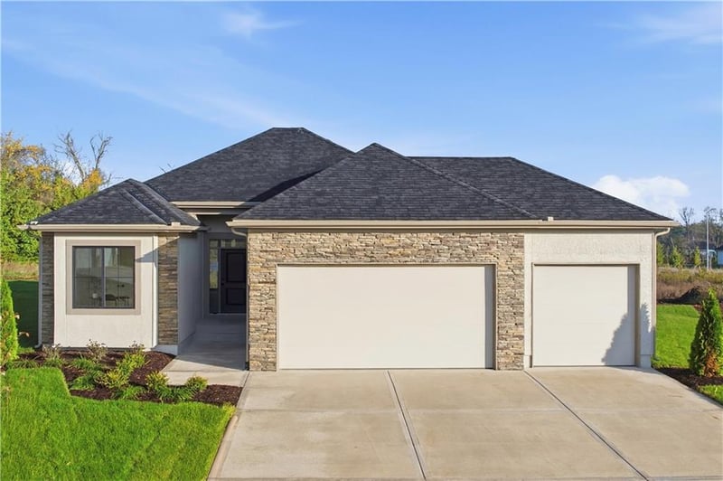 7900 Hoot Owl St, Blue Springs, MO 64014