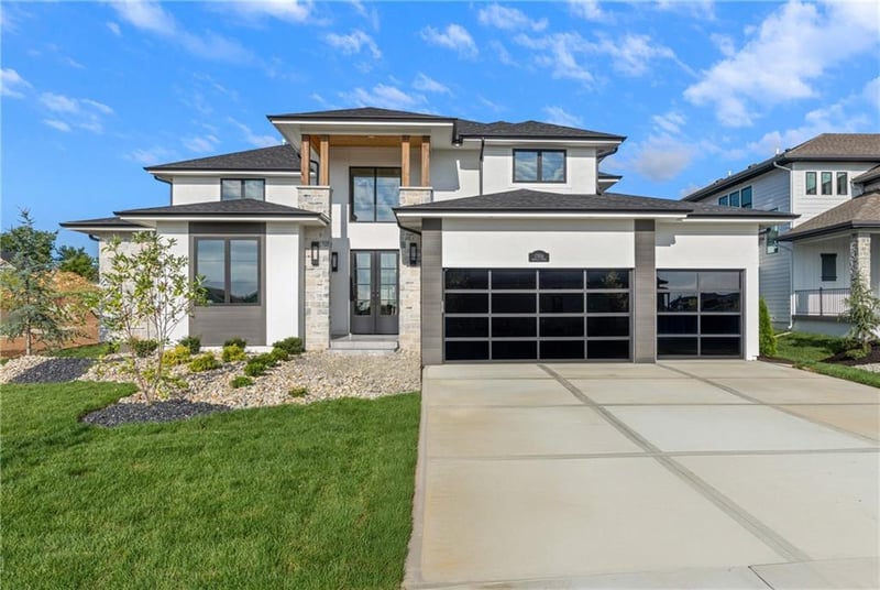 9719 176th Ter, Overland Park, KS 66221