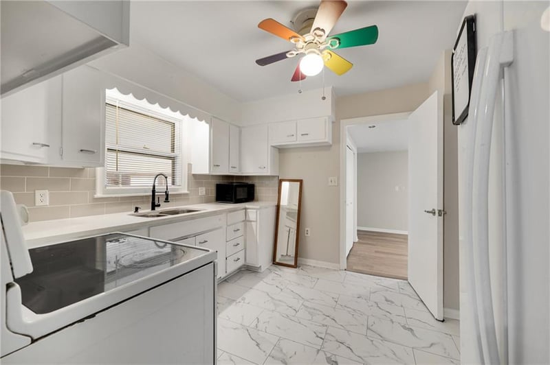 519 4th Street Ter, Lee's Summit, MO 64063