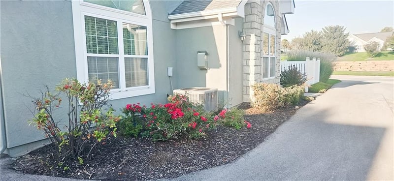 7134 Hedge Lane Ter, Shawnee, KS 66227