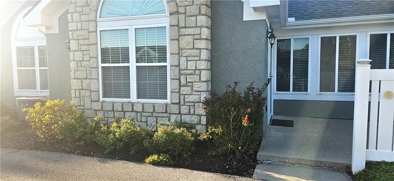 7134 Hedge Lane Ter, Shawnee, KS 66227