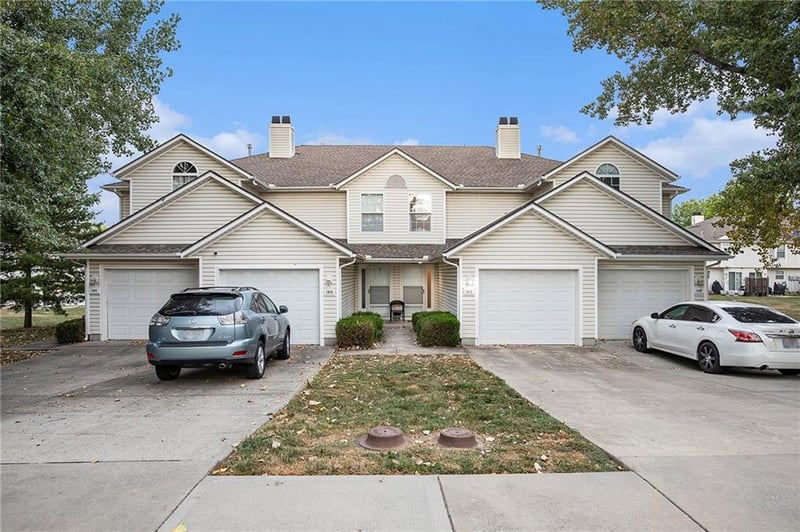 1412 Lexington Ave, Lee's Summit, MO 64081