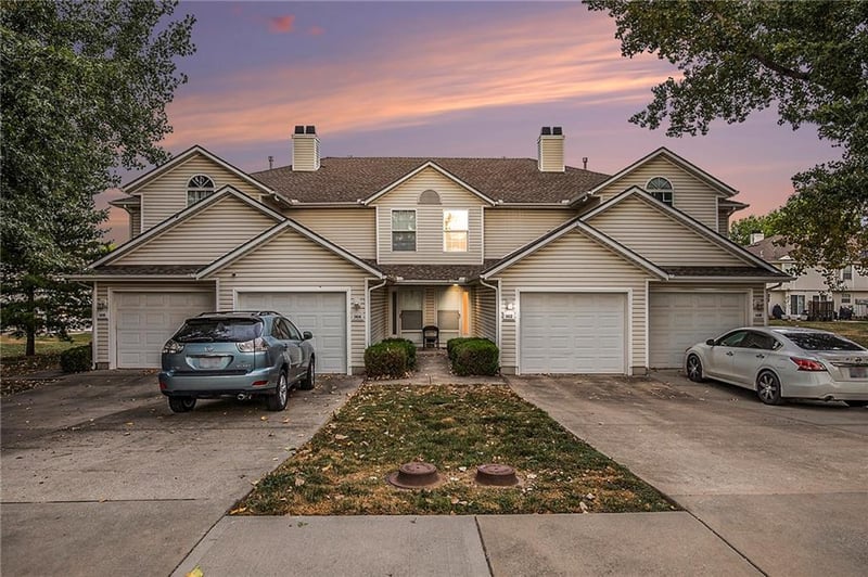 1412 Lexington Ave, Lee's Summit, MO 64081
