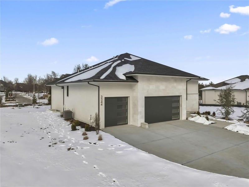 3344 133rd Ter, Leawood, KS 66209